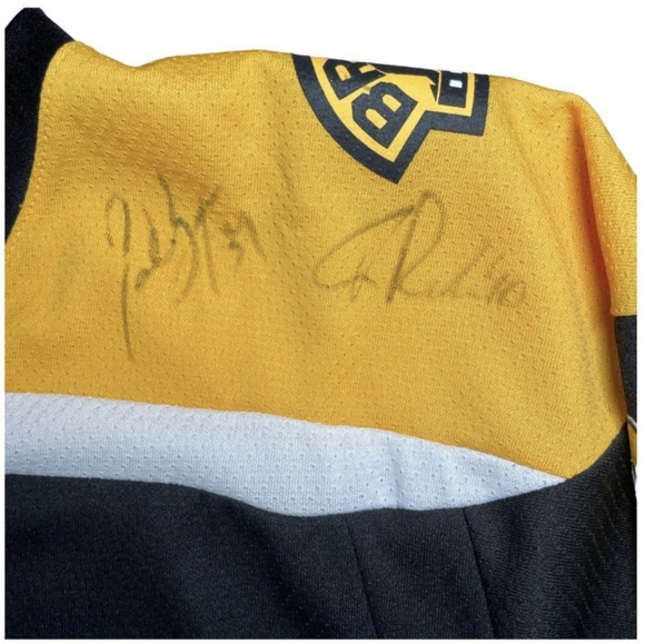 Autographed Kids L/XL Boston Bruins Bergeron Jersey - Picture 2 of 6